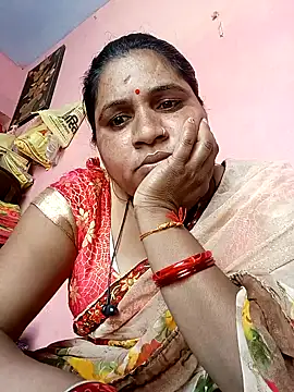 Snapshot of Aadhya_Bahri chatting on 02-20-25, 10:16 Aadhya Bahri online show from 02-20-25, 10:16