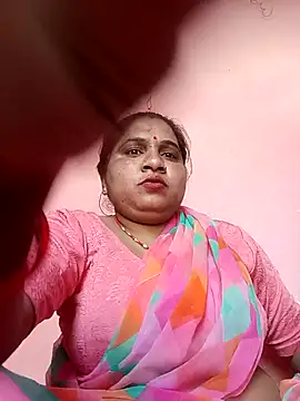 Snapshot of Aadhya_Bahri chatting on 03-09-25, 04:38 Aadhya Bahri online show from 03-09-25, 04:38