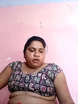 Snapshot of Aadhya_Bahri chatting on 03-11-25, 03:37 Aadhya Bahri online show from 03-11-25, 03:37