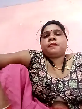 Snapshot of Aadhya_Bahri chatting on 03-11-25, 06:43 Aadhya Bahri online show from 03-11-25, 06:43
