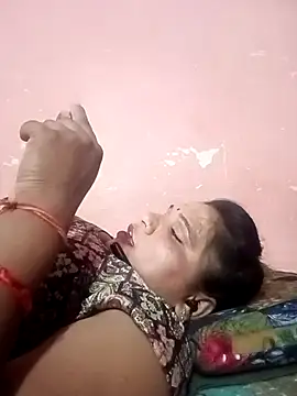 Snapshot of Aadhya_Bahri chatting on 03-11-25, 02:51 Aadhya Bahri online show from 03-11-25, 02:51
