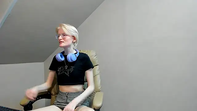 Snapshot of ElizabethHarpper chatting on 03-21-25, 01:56 ElizabethHarpper online show from 03-21-25, 01:56