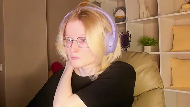 ElizabethHarpper online show from 11-03-25, 01:08