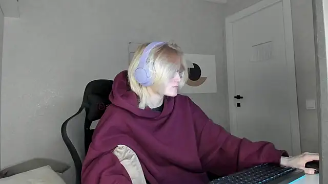 ElizabethHarpper online show from 11-10-25, 01:15