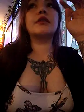 Miss Amelie online show from 01-23-25, 03:16