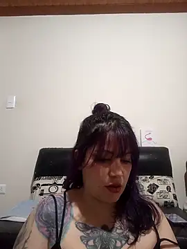 Miss Amelie online show from 02-28-25, 05:37