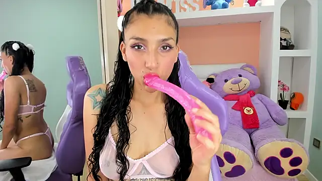 miss   evangeline online show from 01-28-25, 02:43