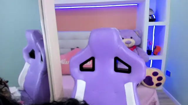 miss   evangeline online show from 01-30-25, 05:52