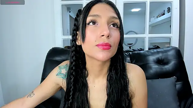 miss   evangeline online show from 02-20-25, 05:44