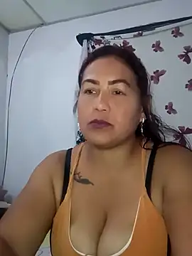 Snapshot of Abigail_BigTits chatting on 03-13-25, 02:27 Abigail BigTits online show from 03-13-25, 02:27