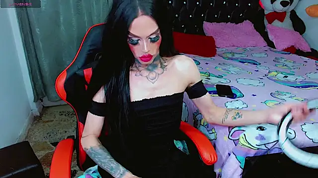 Snapshot of Alextwink chatting on 11-19-25, 06:30 Alextwink online show from 11-19-25, 06:30