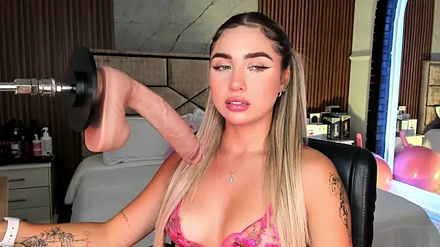 EmiilyHendriixx online show from 09-22-25, 08:33