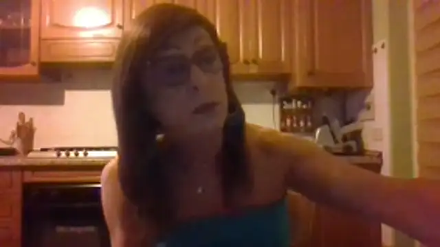 Snapshot of Tiabet chatting on 11-04-25, 09:03 Tiabet online show from 11-04-25, 09:03