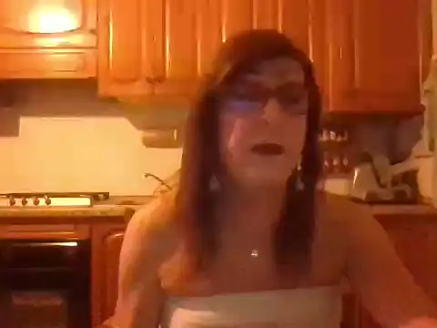 Snapshot of Tiabet chatting on 11-15-25, 10:37 Tiabet online show from 11-15-25, 10:37