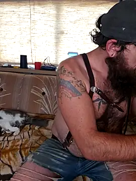 StruggleSnuggles online show from 11-04-25, 07:02