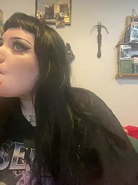 Gothicsiren online show from 02-17-25, 03:31