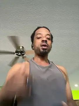 Coco-Licious online show from 01-04-25, 04:32