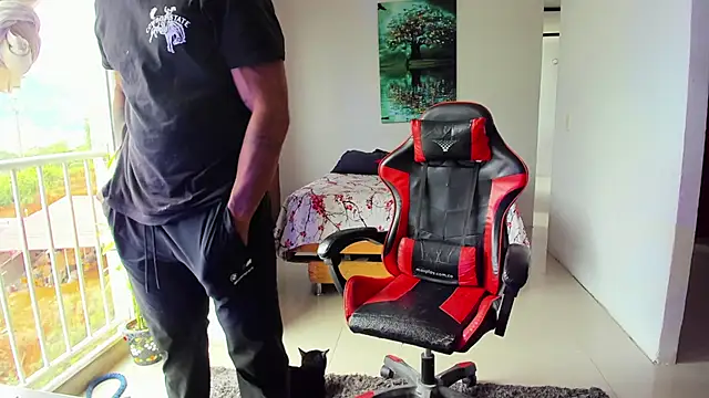 Snapshot of Adam_Valenciia chatting on 10-10-25, 05:01 Adam Valenciia online show from 10-10-25, 05:01