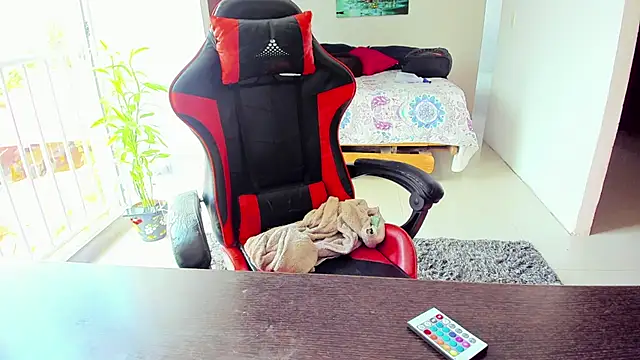 Snapshot of Adam_Valenciia chatting on 10-15-25, 05:13 Adam Valenciia online show from 10-15-25, 05:13