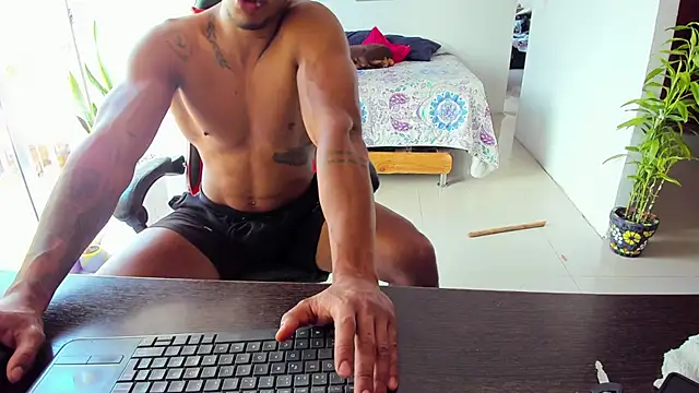 Snapshot of Adam_Valenciia chatting on 10-20-25, 05:57 Adam Valenciia online show from 10-20-25, 05:57