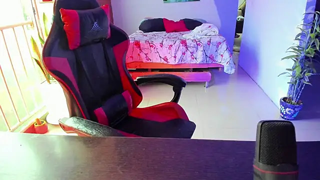 Snapshot of Adam_Valenciia chatting on 10-23-25, 07:01 Adam Valenciia online show from 10-23-25, 07:01