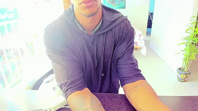 Snapshot of Adam_Valenciia chatting on 10-25-25, 10:15 Adam Valenciia online show from 10-25-25, 10:15