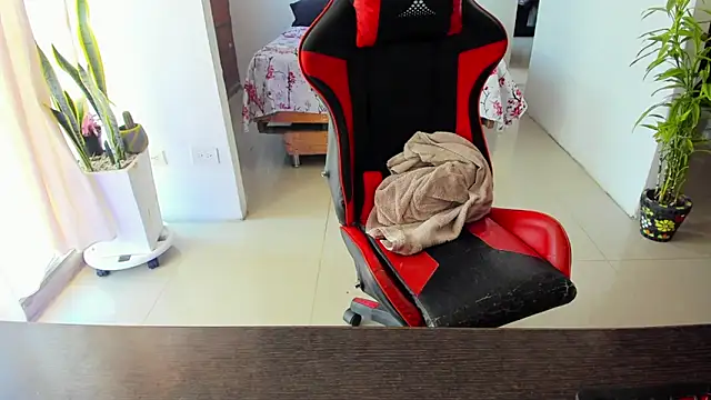 Snapshot of Adam_Valenciia chatting on 11-03-25, 03:24 Adam Valenciia online show from 11-03-25, 03:24