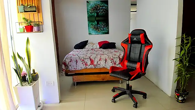 Snapshot of Adam_Valenciia chatting on 11-06-25, 04:19 Adam Valenciia online show from 11-06-25, 04:19