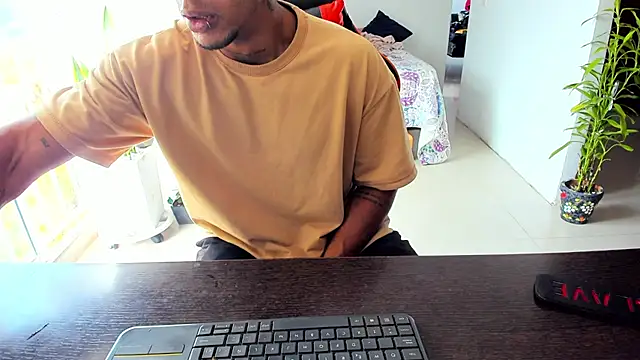 Snapshot of Adam_Valenciia chatting on 11-09-25, 08:07 Adam Valenciia online show from 11-09-25, 08:07