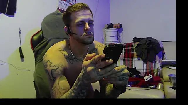 Snapshot of JamesMichael88 chatting on 02-25-25, 08:09 JamesMichael88 online show from 02-25-25, 08:09