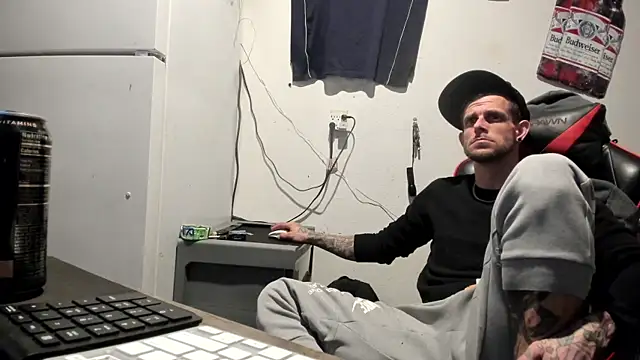 Snapshot of JamesMichael88 chatting on 02-28-25, 04:53 JamesMichael88 online show from 02-28-25, 04:53