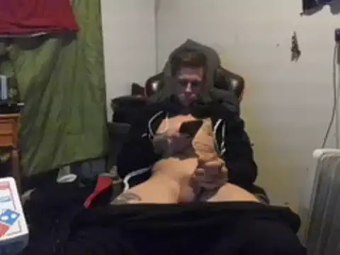 Snapshot of JamesMichael88 chatting on 03-09-25, 12:53 JamesMichael88 online show from 03-09-25, 12:53