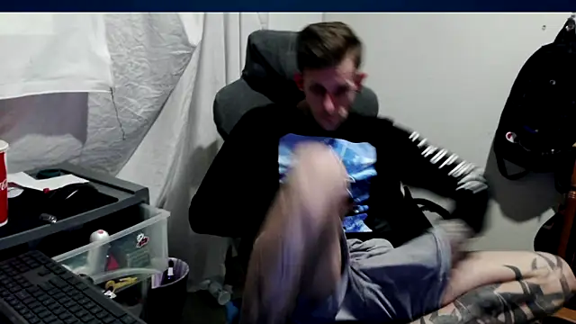 Snapshot of JamesMichael88 chatting on 03-20-25, 04:51 JamesMichael88 online show from 03-20-25, 04:51