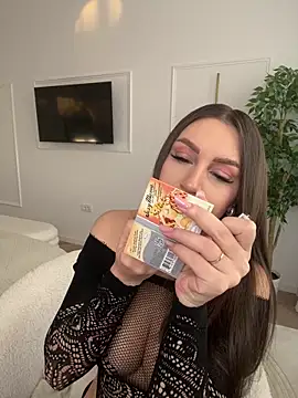 claraxjoyy online show from 02-10-26, 05:44