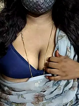 Snapshot of Rathi22 chatting on 09-30-25, 02:44 Rathi22 online show from 09-30-25, 02:44