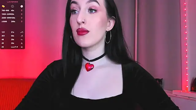 Snapshot of Miss_Alice__ chatting on 01-25-25, 12:38 Miss Alice online show from 01-25-25, 12:38