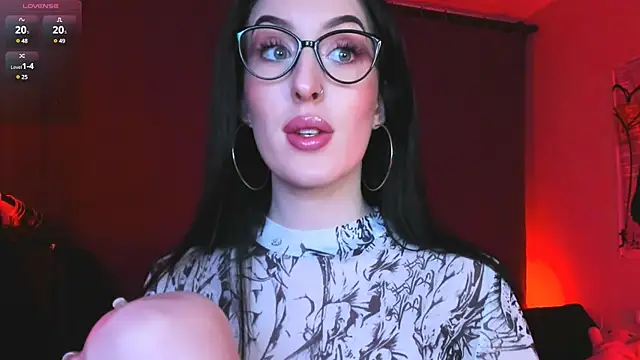 Snapshot of Miss_Alice__ chatting on 03-09-25, 10:30 Miss Alice online show from 03-09-25, 10:30