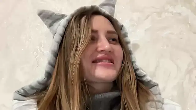 florianikaa online show from 10-24-25, 06:26