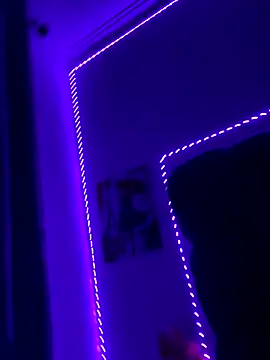 Snapshot of Thando04 chatting on 11-10-25, 12:53 Thando04 online show from 11-10-25, 12:53