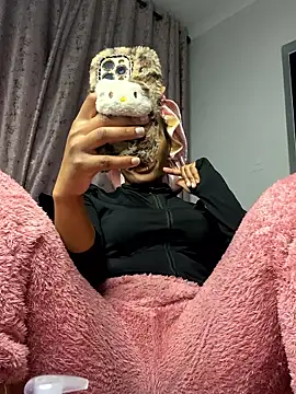 Thando04 online show from 11-21-25, 05:55