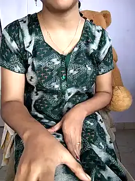 lovelygirl4567 online show from 11-24-25, 07:30