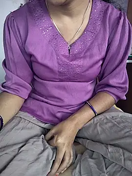 Snapshot of lovelygirl4567 chatting on 02-14-26, 06:21 lovelygirl4567 online show from 02-14-26, 06:21