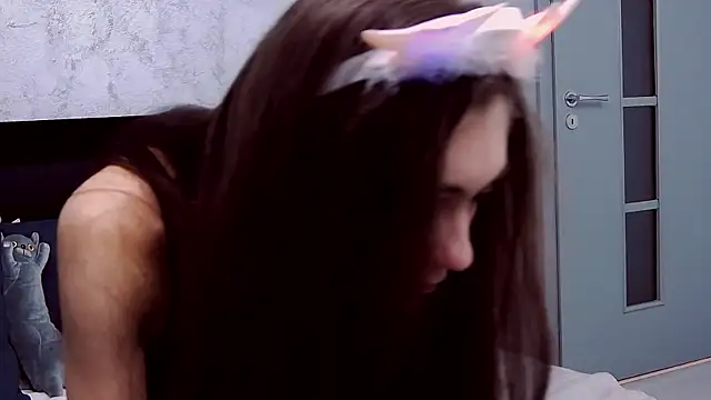 SamaraSinn online show from 10-24-25, 04:31