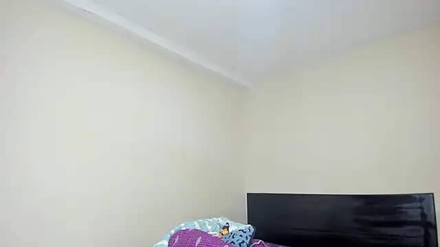 Snapshot of madisonbrunette chatting on 03-09-25, 04:05 madisonbrunette online show from 03-09-25, 04:05