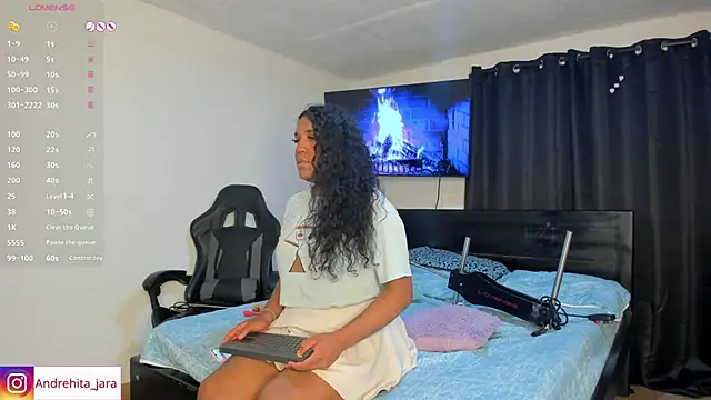 Snapshot of madisonbrunette chatting on 10-11-25, 11:03 madisonbrunette online show from 10-11-25, 11:03