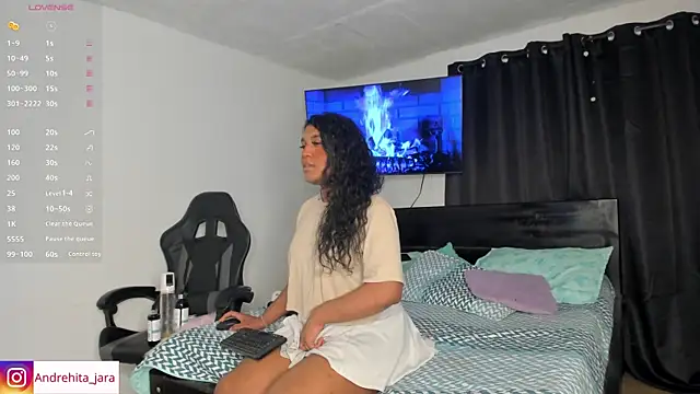 Snapshot of madisonbrunette chatting on 10-17-25, 04:20 madisonbrunette online show from 10-17-25, 04:20