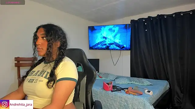 Snapshot of madisonbrunette chatting on 11-04-25, 03:27 madisonbrunette online show from 11-04-25, 03:27