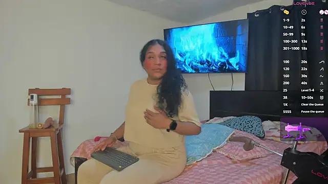 Snapshot of madisonbrunette chatting on 11-15-25, 04:43 madisonbrunette online show from 11-15-25, 04:43