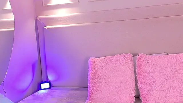 Snapshot of NickyBelmonth chatting on 09-11-25, 12:05 NickyBelmonth online show from 09-11-25, 12:05