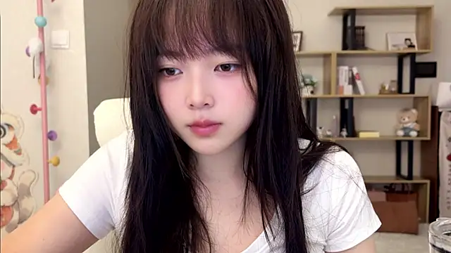 Chenjing0 online show from 10-20-25, 02:56